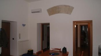 Casa arredata con balcone Cala/via roma