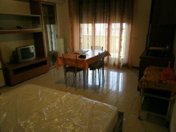 Appartamento arredato con terrazzo Greco , monza , palmanova, bicocca
