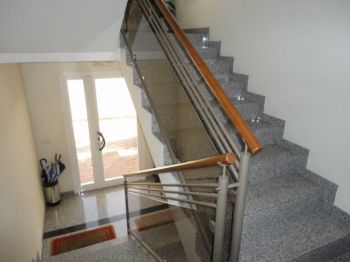 Bilocale con posto auto e terrazzo Foss� - centro