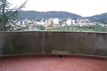 Appartamento arredato con terrazzo Camnago volta