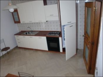 Appartamento con posto auto e balcone