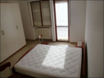 Appartamento con posto auto e balcone