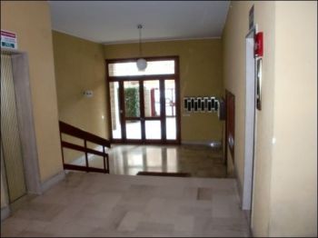 Appartamento con posto auto e balcone
