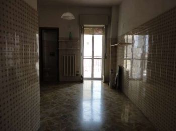 Appartamento con balcone e garage Stadio a