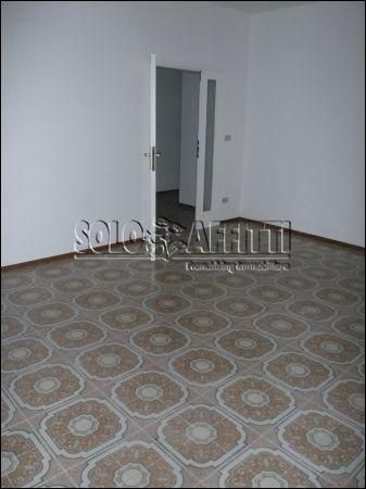 Appartamento con posto auto e balcone