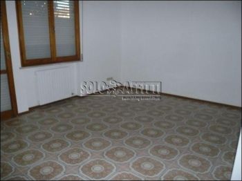 Appartamento con posto auto e balcone