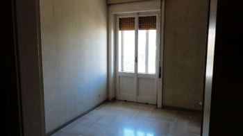 Casa con balcone e posto auto Mazzini