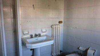 Casa con balcone e posto auto Mazzini