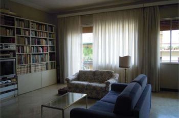Casa con aria condizionata e balcone