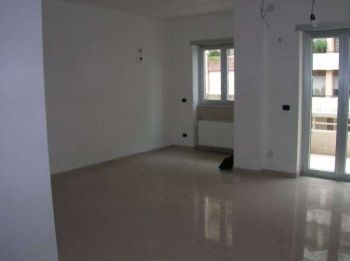 Appartamento con balcone Salesiani