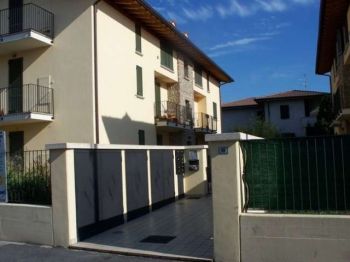 Trilocale arredato con balcone Rovato