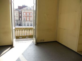 Casa da ristrutturare con balcone Centro - Altre fotografie