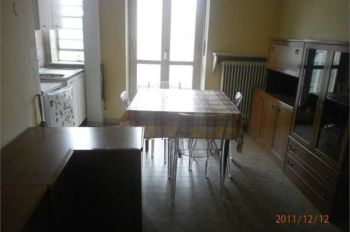 Casa arredata con balcone Barriera milano