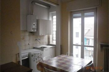 Casa arredata con balcone Barriera milano