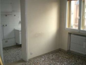 Casa con aria condizionata e balcone
