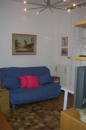 Casa arredata con terrazzo Loano