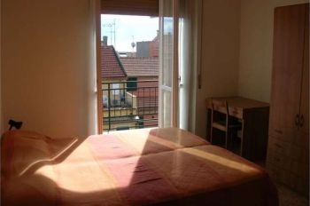 Casa arredata con balcone Loano