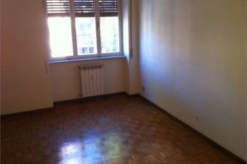 Casa con garage e balcone Roma