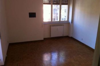 Casa con garage e balcone Roma