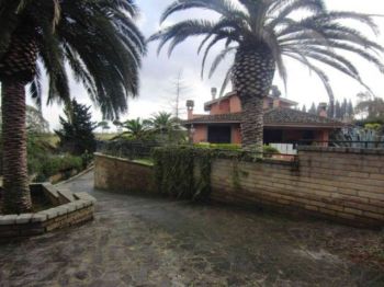 Villa con terrazzo e giardino Cassia, tomba di nerone, roma - Altre fotografie