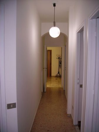 Appartamento arredato con balcone Trieste , salario