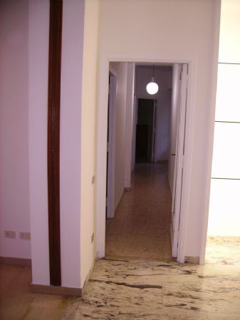 Appartamento arredato con balcone Trieste , salario