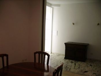 Appartamento arredato con balcone Trieste , salario