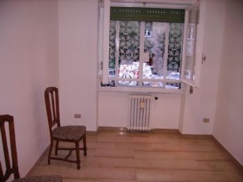Appartamento arredato con balcone Trieste , salario