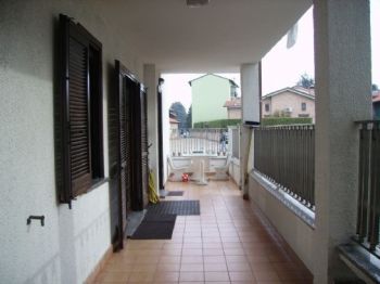 Trilocale arredato con terrazzo Cesate