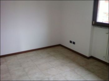 Casa con balcone e garage Garbagnate Milanese
