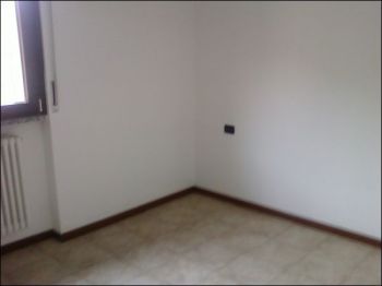Casa con balcone e garage Garbagnate Milanese