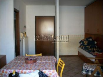 Monolocale arredato con terrazzo Stazione