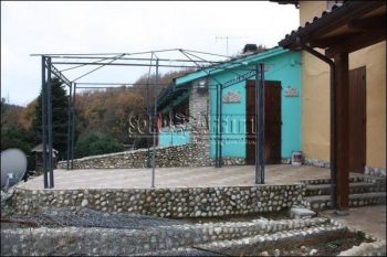 Monolocale arredato con posto auto Borgo rivo