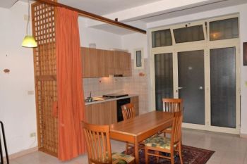 Appartamento arredato con balcone Centro