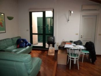 Appartamento arredato con terrazzo Centro - Altre fotografie