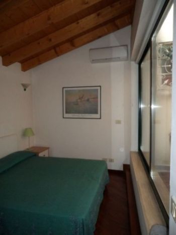 Appartamento arredato con terrazzo Centro - Altre fotografie