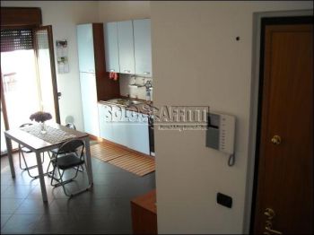 Bilocale arredato con garage Solaro