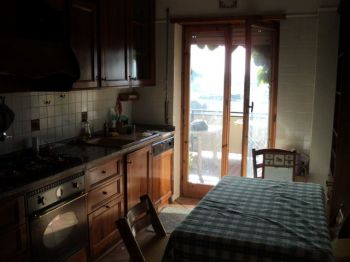 Cinecitt� Est panoramico trilocale - Cucina