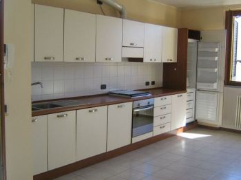 Appartamento arredato con terrazzo Centro - Altre fotografie
