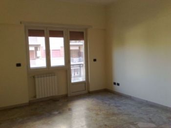 Trilocale con balcone e aria condizionata - Altre fotografie
