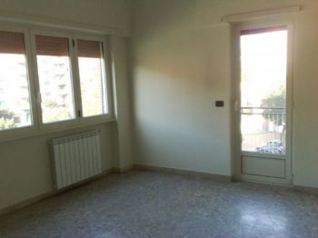 Trilocale con balcone e aria condizionata - Altre fotografie