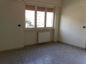 Trilocale con balcone e aria condizionata - Altre fotografie