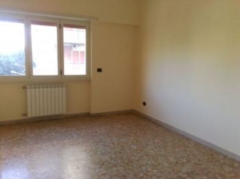 Trilocale con balcone e aria condizionata - Altre fotografie