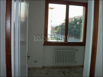 Casa con balcone e posto auto Isolotto e legnaia