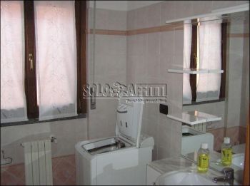 Trilocale arredato con balcone Vittuone
