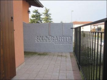 Villa con garage e balcone Pozzolengo