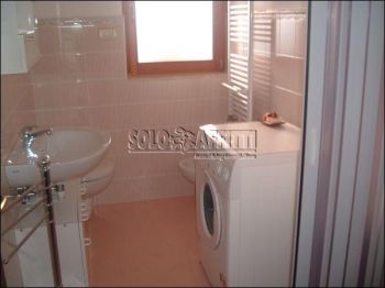 Casa arredata con balcone Agna