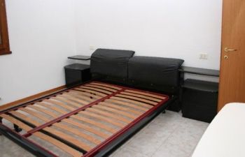Trilocale arredato con balcone Galliera