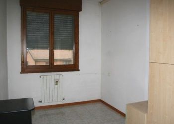 Trilocale arredato con balcone Galliera