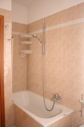 Trilocale arredato con balcone Galliera